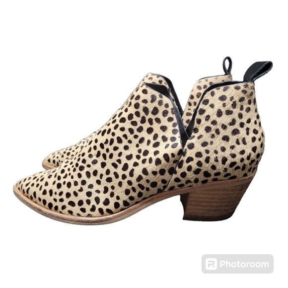 Dolce Vita Shoes - Dolce Vita Sonni Leopard Print Western Calf Hair Pointed Toe Ankle Booties 7.5